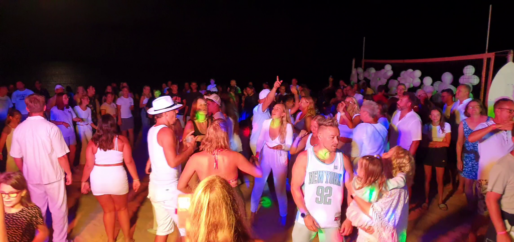 Sotavento Beach Club - Party Summer 2024 #1 ALL WHITE-PARTY